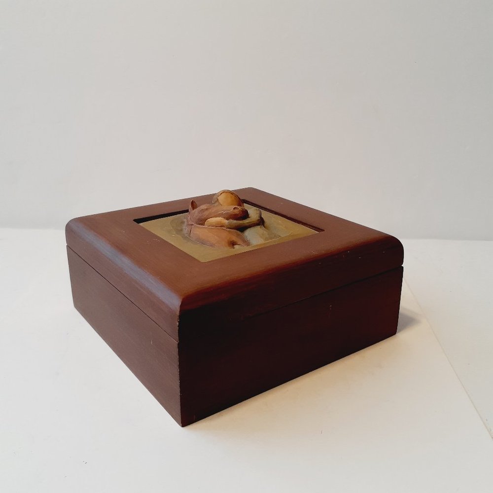Willow Tree Quiet Strength Memory Box 2008 Susan Lordi